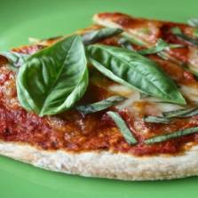 How to make your own spinach pizza?