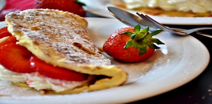 Make your own healthy honey pancake