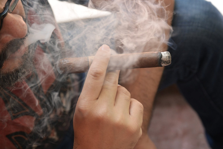 Top 6 of Bollywood Celebrities who smoke