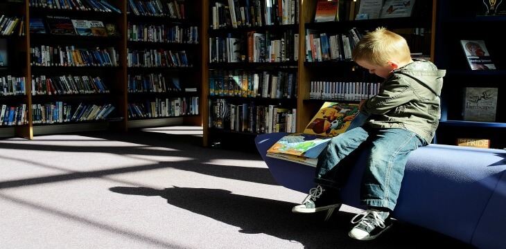 5 Reasons why your child should read books!
