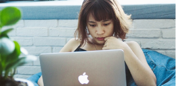 10 Resume Mistakes That Make You Look Dumb!