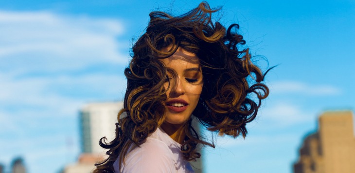 14 Secrets To Become An Undeniably Attractive Person!