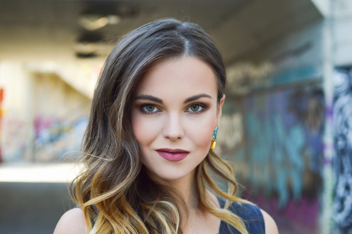 5 Ways to ignore a guy and make him chase you
